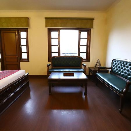 Hotel Ambica Palace Aiims New Delhi - Couple Friendly Local Id Accepted Екстер'єр фото