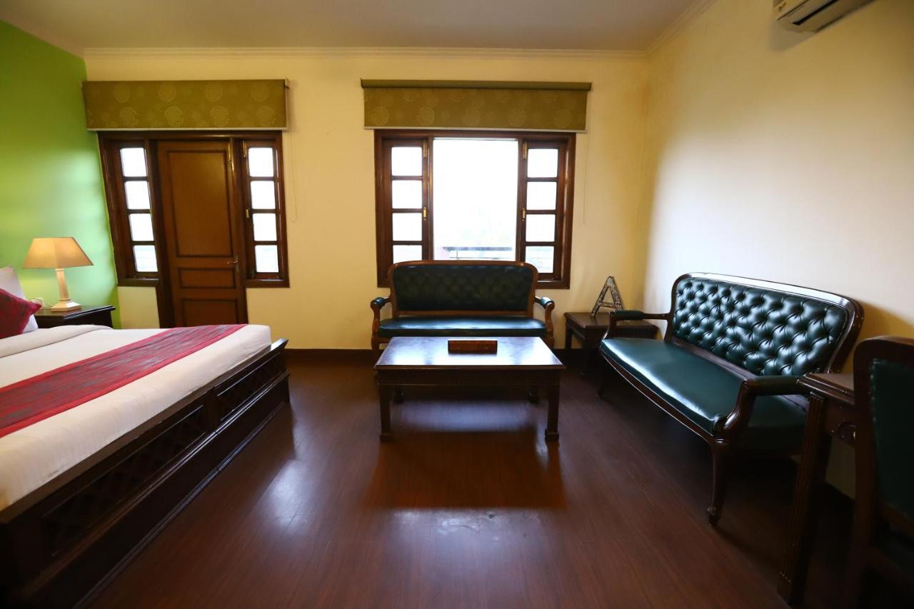 Hotel Ambica Palace Aiims New Delhi - Couple Friendly Local Id Accepted Екстер'єр фото