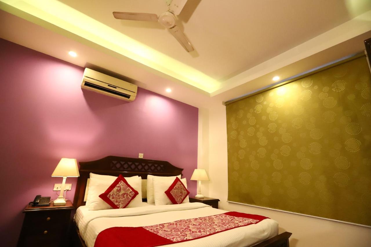 Hotel Ambica Palace Aiims New Delhi - Couple Friendly Local Id Accepted Екстер'єр фото