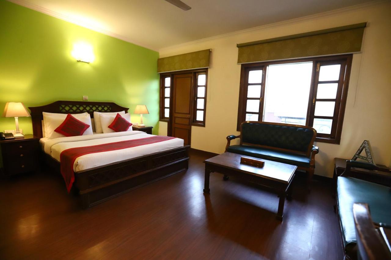 Hotel Ambica Palace Aiims New Delhi - Couple Friendly Local Id Accepted Екстер'єр фото