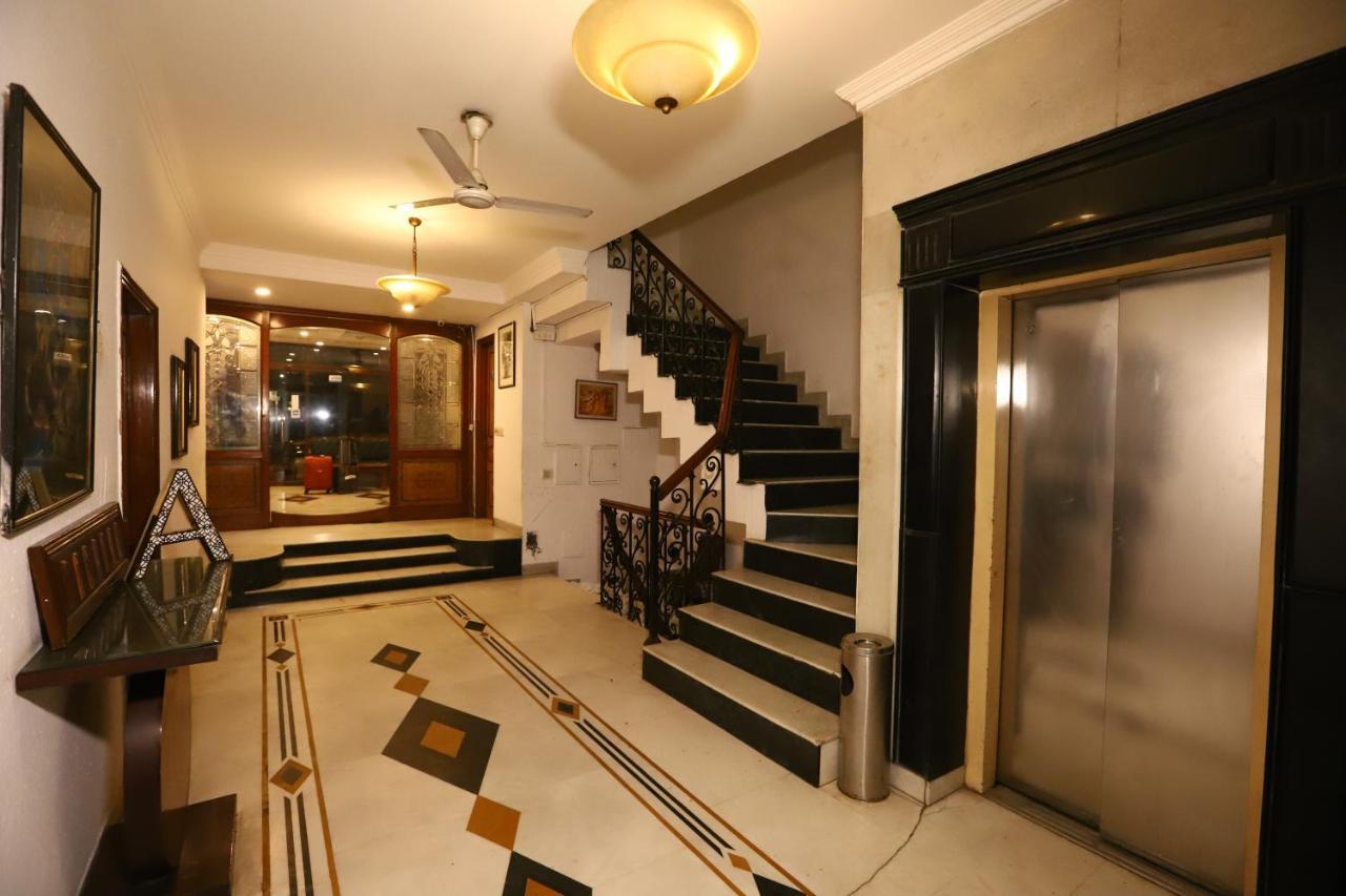 Hotel Ambica Palace Aiims New Delhi - Couple Friendly Local Id Accepted Екстер'єр фото