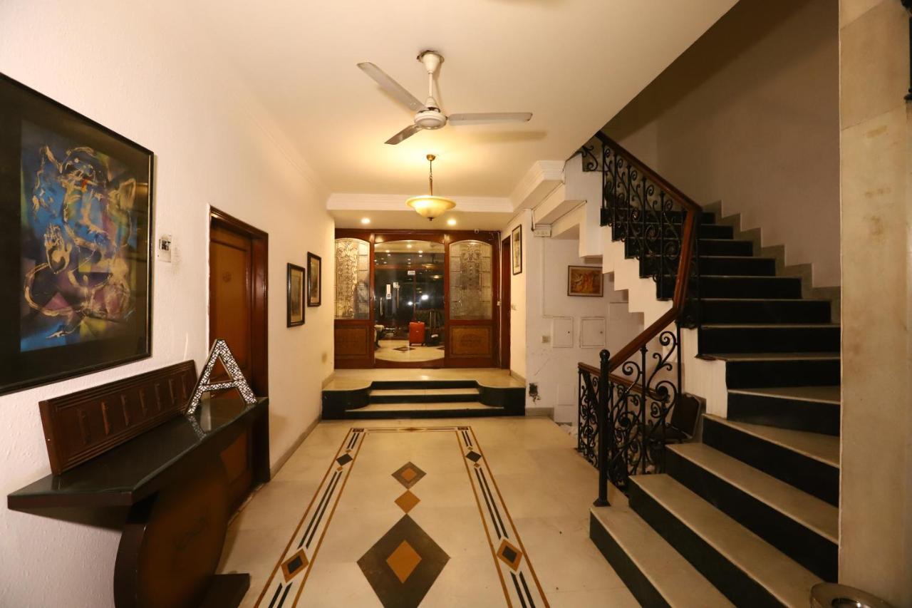 Hotel Ambica Palace Aiims New Delhi - Couple Friendly Local Id Accepted Екстер'єр фото