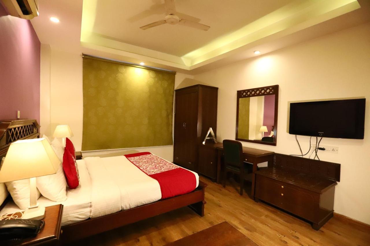 Hotel Ambica Palace Aiims New Delhi - Couple Friendly Local Id Accepted Екстер'єр фото