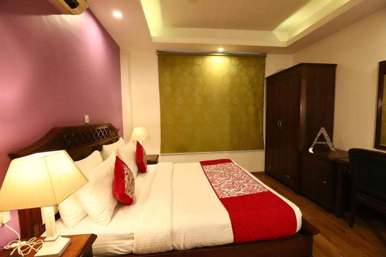 Hotel Ambica Palace Aiims New Delhi - Couple Friendly Local Id Accepted Екстер'єр фото
