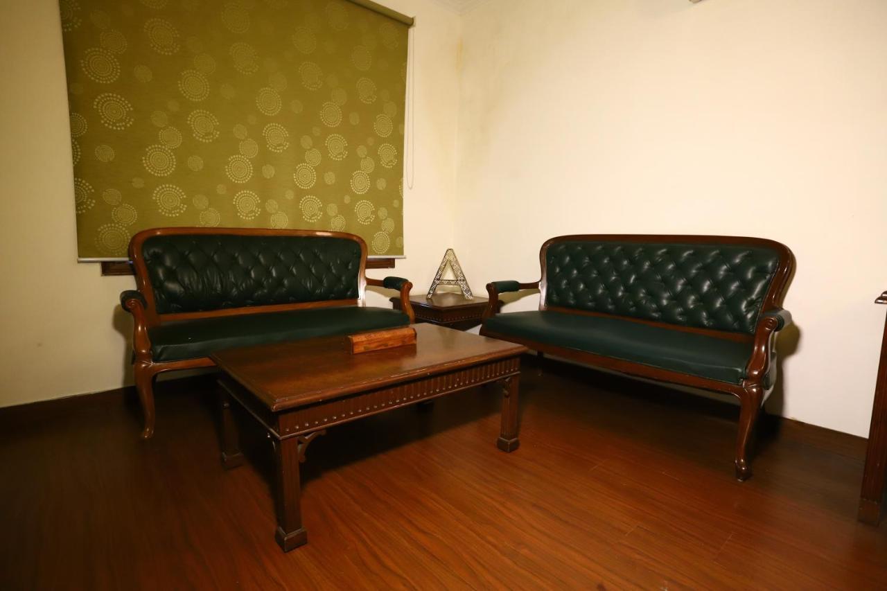 Hotel Ambica Palace Aiims New Delhi - Couple Friendly Local Id Accepted Екстер'єр фото