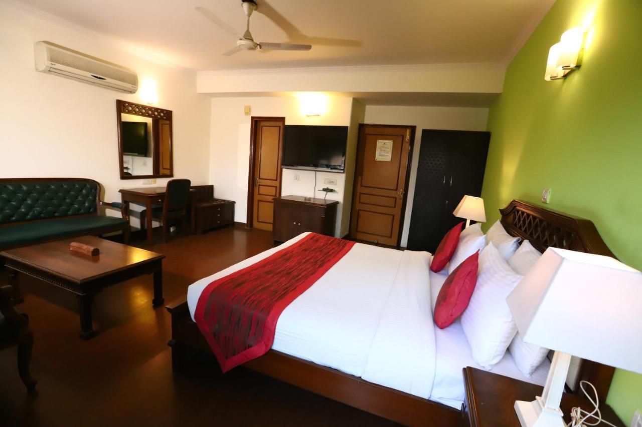 Hotel Ambica Palace Aiims New Delhi - Couple Friendly Local Id Accepted Екстер'єр фото